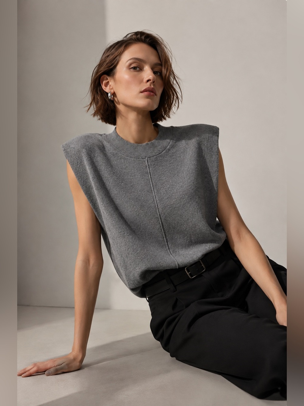 Reitmans Grey Shoulder Pad Sleeveless Knit Sweater Vest M